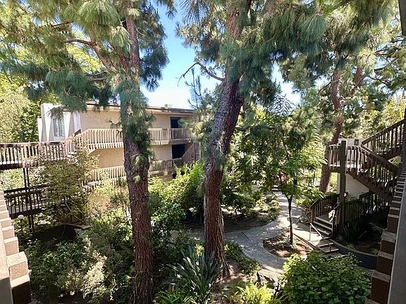 4th image of 500 S Oak Knoll Ave #500