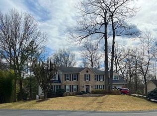 11767 Hollyview Dr, Great Falls, VA