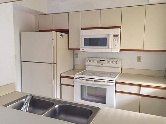 2nd image of 15489 Miami Lakeway N APT 306-3