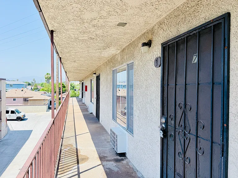 11959 Runnymede St #7 — Photo 19