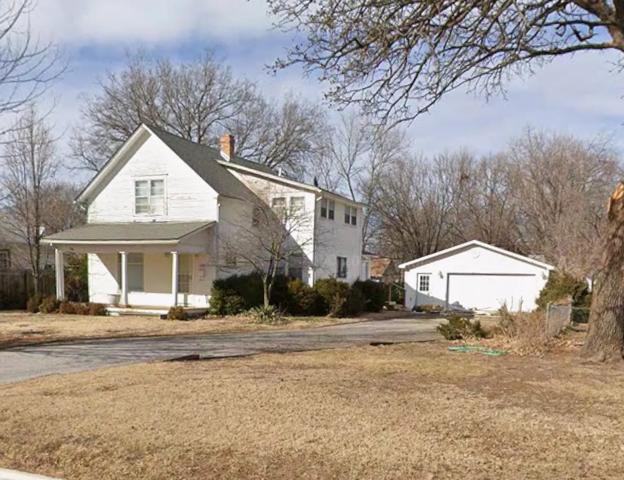 3 bed, 1900 sqft, $1,400 — Photo 2