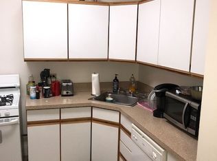 858 W Oakdale Ave #2943, Chicago, IL 60657