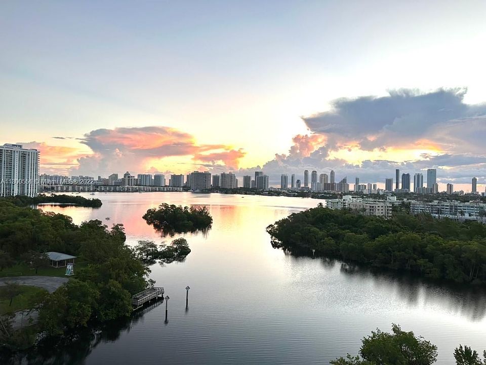 1st image of 16385 Biscayne Blvd Unit 1006