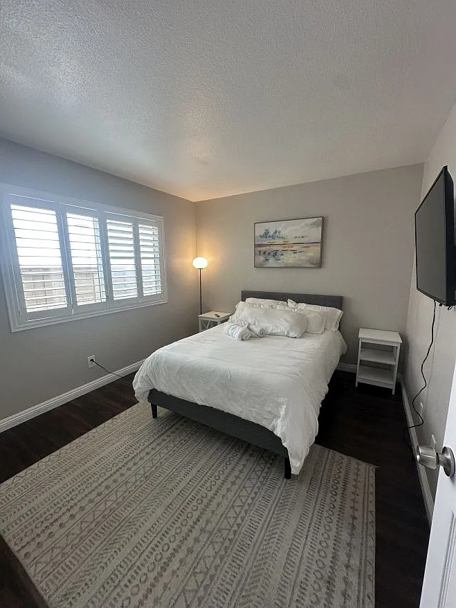 7 bed, 2231 sqft, $1,300 — Photo 3