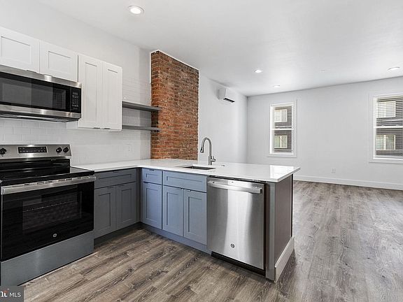 2nd image of 1928 E Cumberland St #2F