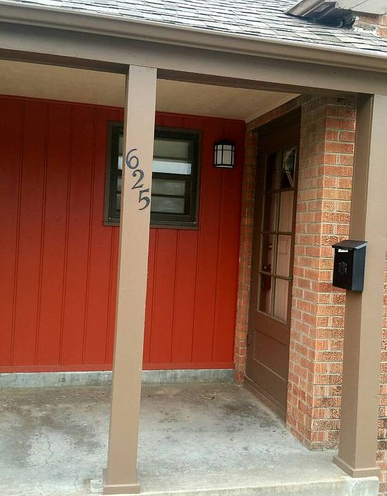 1st image of 625 W Crawford St