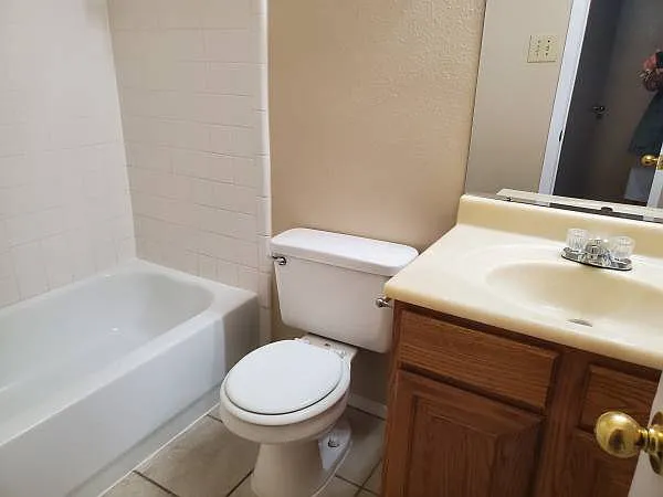 23822 Lestergate Dr — Photo 20