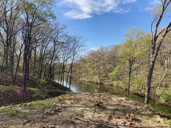 15205 N Siemer Rd, Effingham, IL 62401