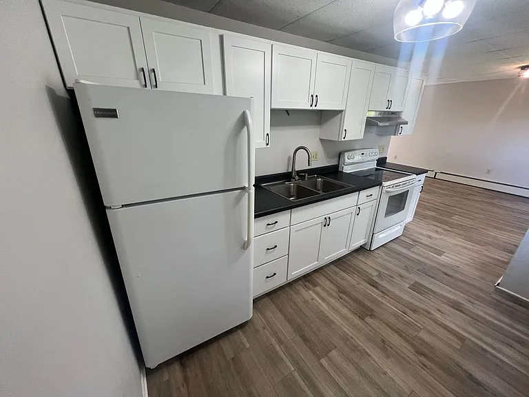 10729 Main St — Photo 9