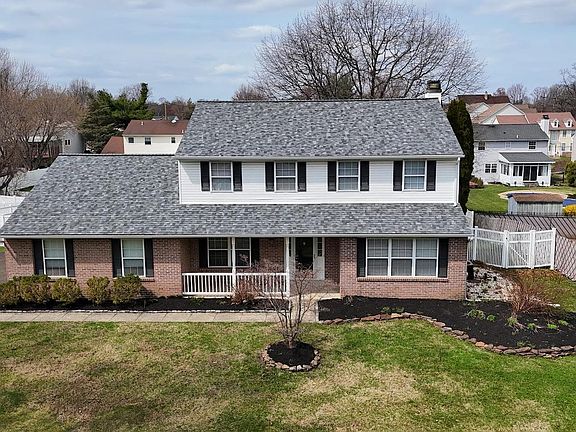 2nd image of 670 Amalie Ln