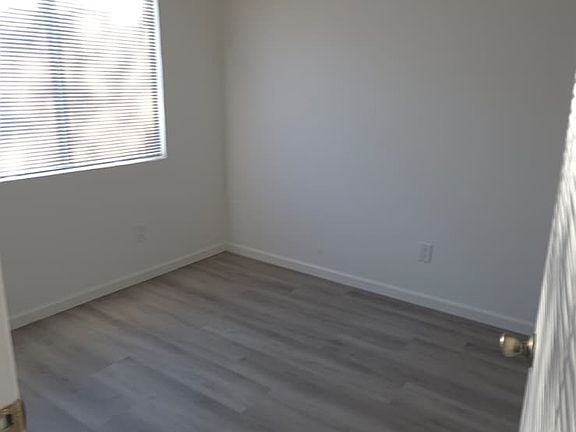 4th image of 915 Almond Blossom Dr