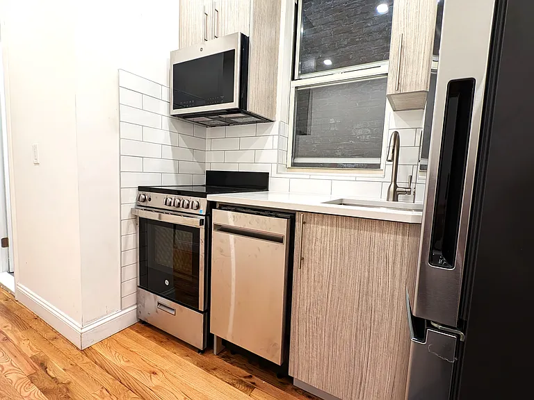 354 E 87th St #1W — Photo 8