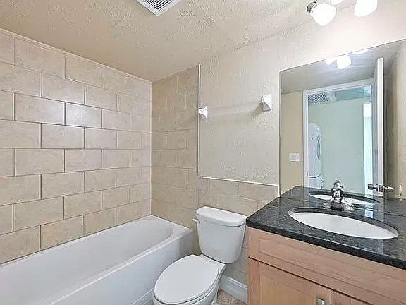 4th image of 3175 Royalston Ave #A-202