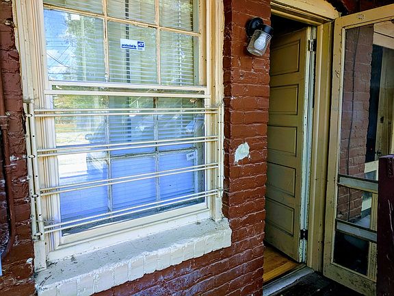 3rd image of 3314 Ellwood Ave APT A