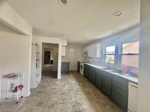 5th image of 608 Unity St