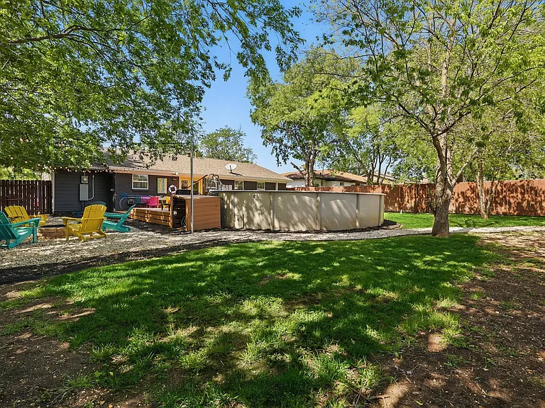 13542 Purple Sage Rd — Photo 36