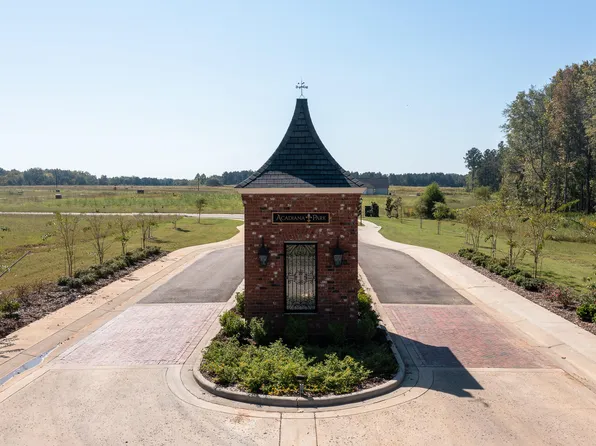 183 Acadia St, Starkville, MS 39759