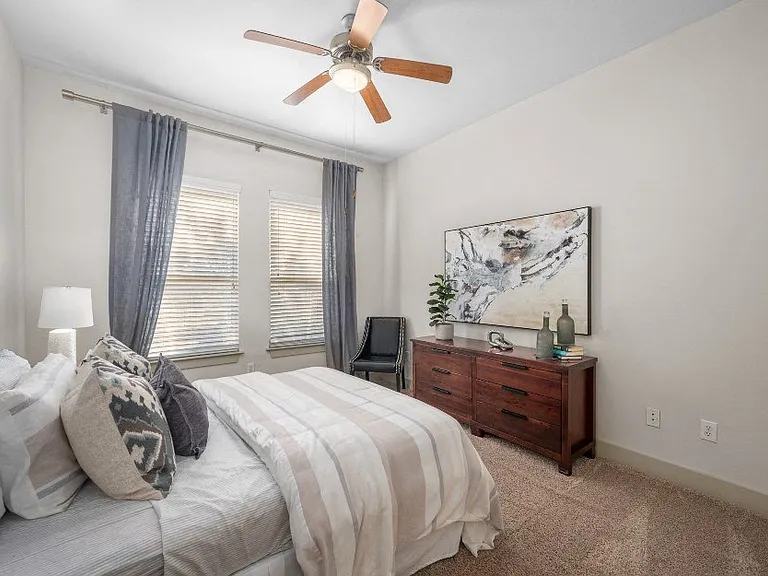 Galleria Parc Apartments — Photo 16