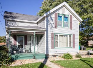 218 E 16th St, Lockport, IL 60441