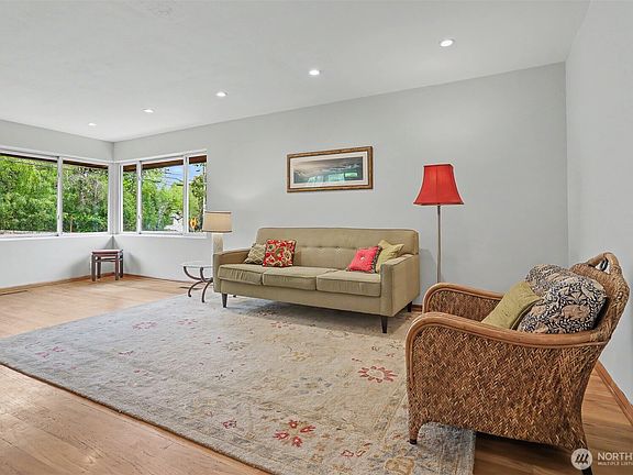 4th image of 15206 40th Avenue S