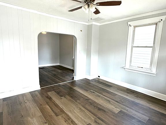 2nd image of 104 S Carlisle St