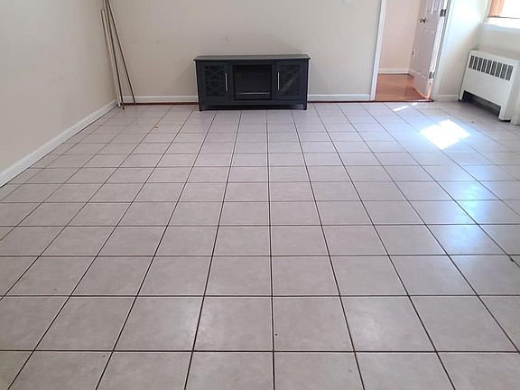 2nd image of 610 E 237th St APT 1