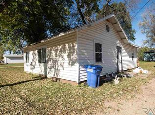 615 NE 3rd St, Madison, SD 57042