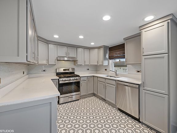 4th image of 3431 N Panama Ave