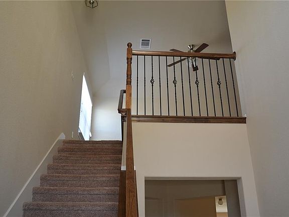 3rd image of 9813 Cottontail Ln