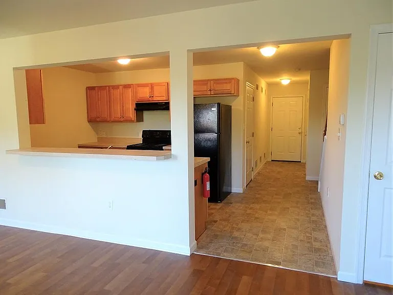 104 Park Place Cir — Photo 2