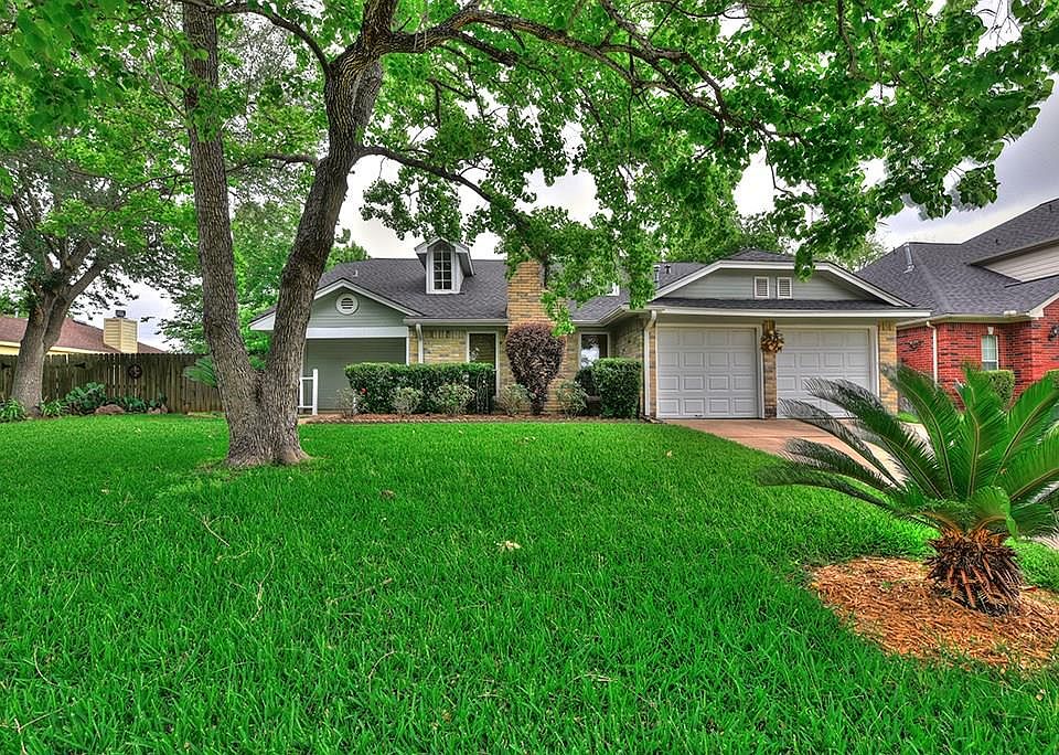 1st image of 14918 W Bend Dr
