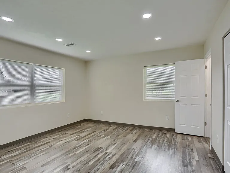 102 Kathleen Dr #2 — Photo 14