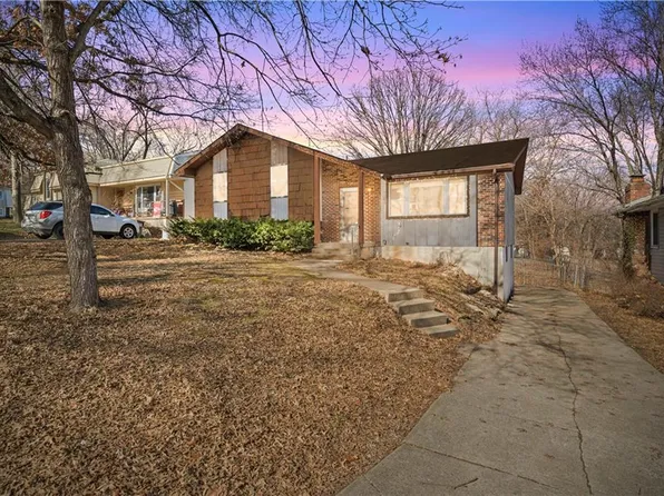 6300 NW 48th St, Kansas City, MO 64151