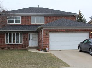 606 Berkshire Ln, Des Plaines, IL 60016
