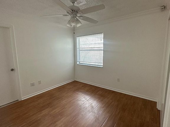 5th image of 2483 NE 184th Ter