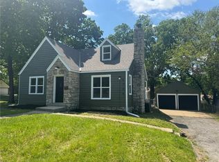 6724 Laurel Ave, Raytown, MO 64133