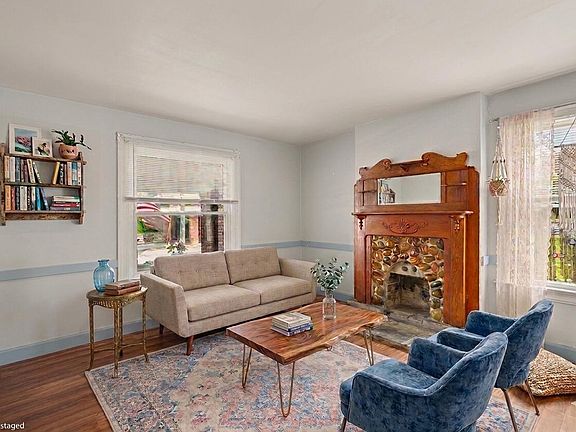 4th image of 309 E 21st St