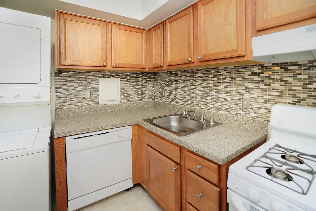Arbors at Edenbridge Apartments and Townhomes — Photo 3