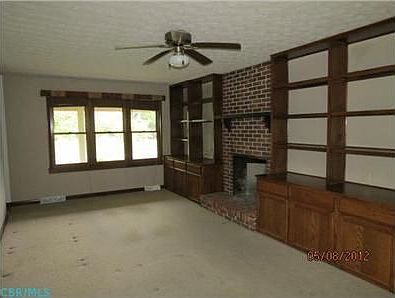 3rd image of 329 Eastworth Ct