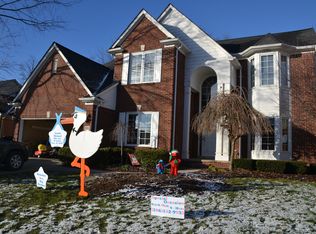 351 Jonathan Dr, Rochester Hills, MI 48307