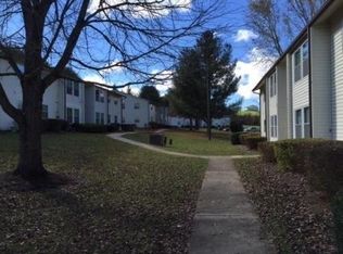 167 Howlett St, Hillsville, VA 24343