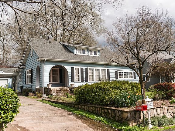 5th image of 811 E Willow Park Dr