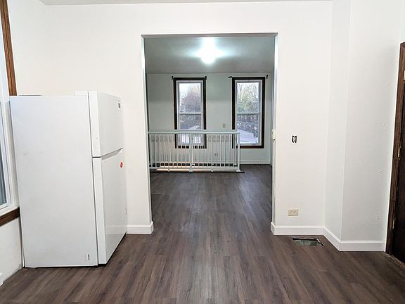 5th image of 2428 W Diversey Ave #1