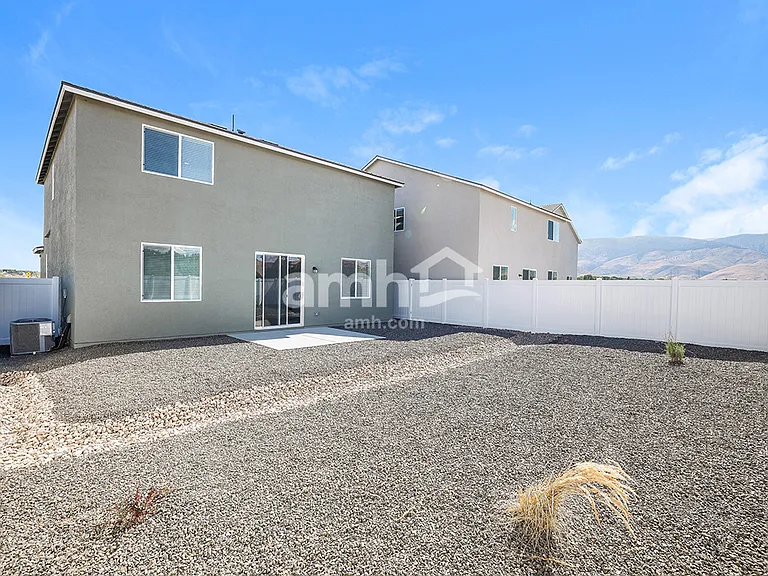 2236 Monroe Ave — Photo 18