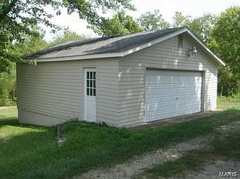 5th image of 109 Shaw St