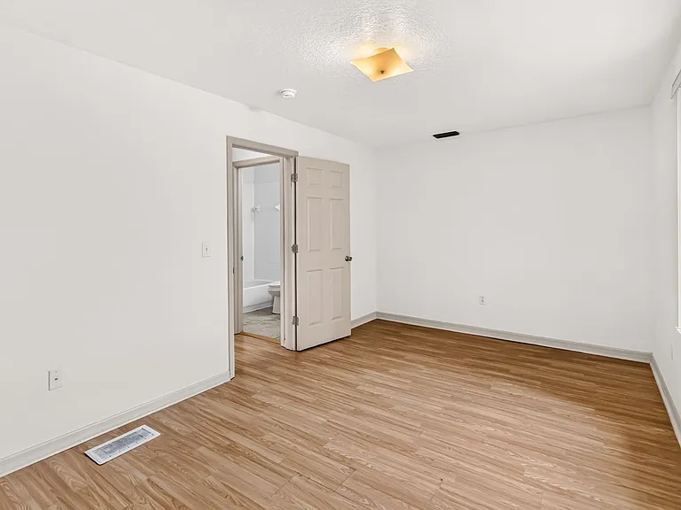 2204 Fan Palm Dr — Photo 22