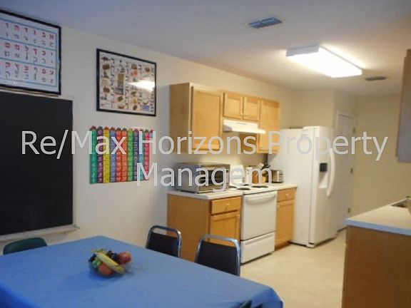 5th image of 5194 Victoria Dr
