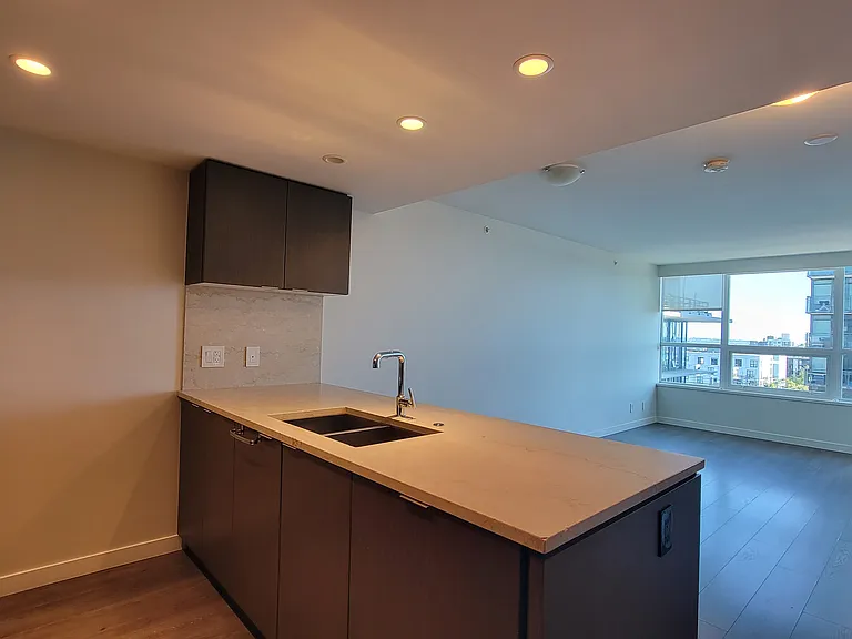 112 E 13th St #605 — Photo 10