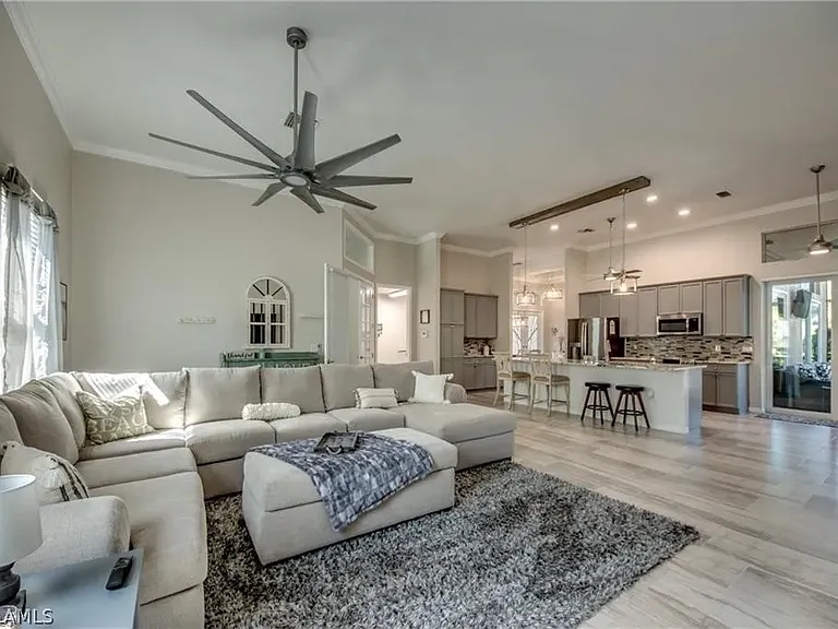 2409 SW 39th St — Photo 14