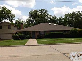 405 N McKinney St, Ennis, TX 75119